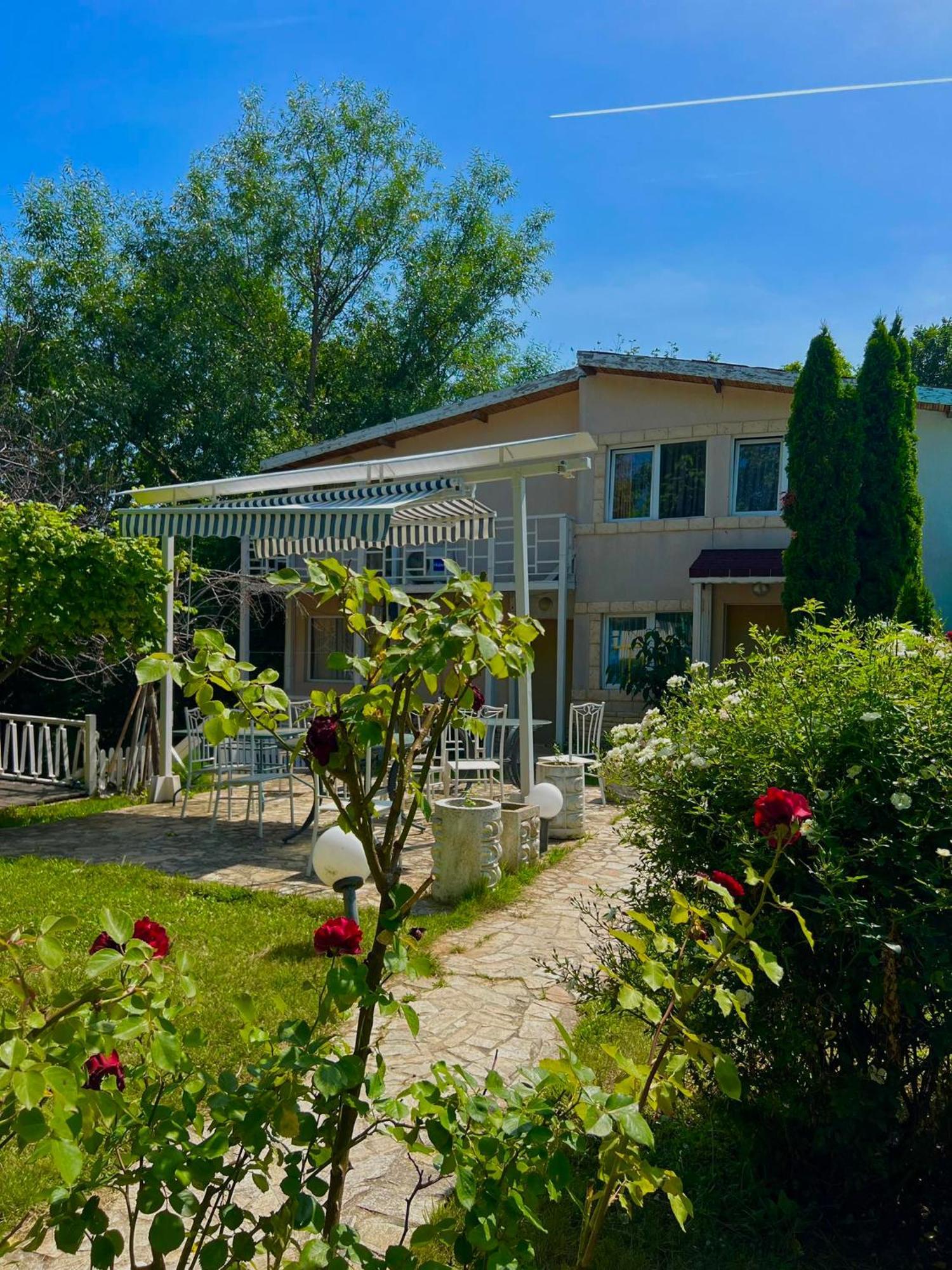 Apartments Devora 1 & Bar & Restaurant Varna Esterno foto